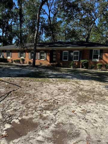 2404 Jerry Jones Dr., Valdosta, GA 31602