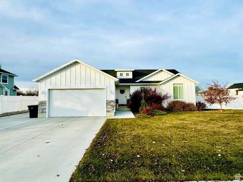 658 W 225 N, Hyrum, UT 84319