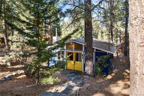 1141 West Alta Vista Avenue, Big Bear City, CA 92314