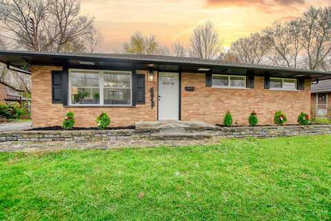 8646 Zodiac Drive, Springfield, OH 45231