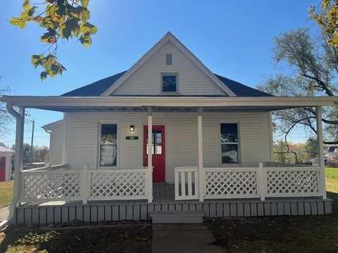 108 W 2ND ST, BURLINGTON JUNCTION, MO 64428