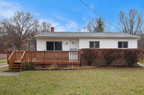 411 Oakwood Street, Holly, MI 48442