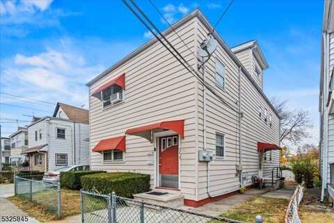 90 Richard St, Passaic, NJ 07055