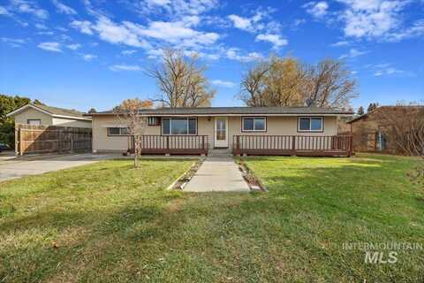 1918 Whipkey St, Gooding, ID 83330