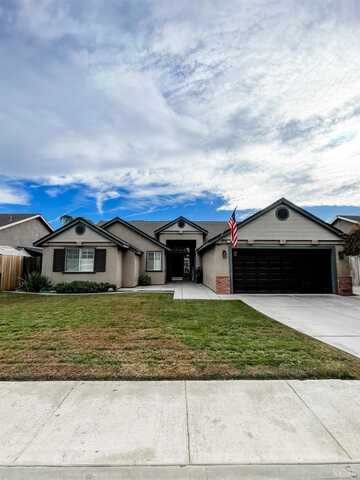 611 Cinnamon Avenue, Hanford, CA 93230