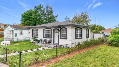 1524 NW 74th St, Miami, FL 33147