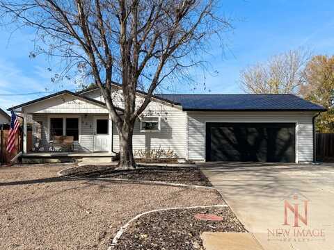 505 Pleasantview Lane, Lakin, KS 67860