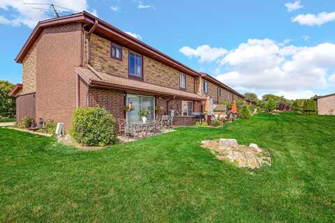 37 Cour Versaille, Palos Hills, IL 60465