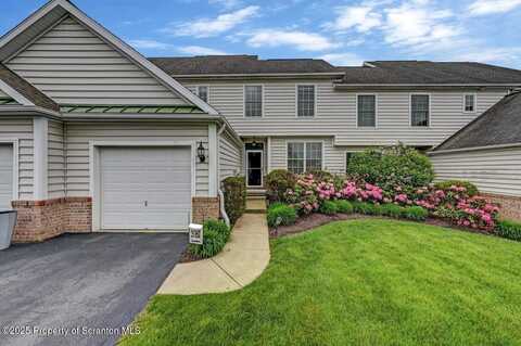 2303 Browning Cl, Moosic, PA 18507