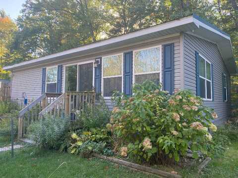 W6094 LAKE Drive, SHAWANO, WI 54166