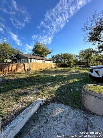 214 E LACHAPELLE, San Antonio, TX 78204