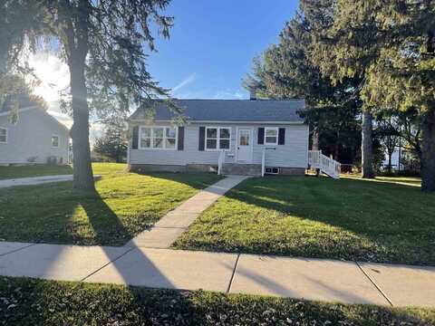 846 N Adams Street, Lancaster, WI 53813