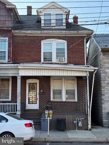 11 S 10TH STREET, LEBANON, PA 17042