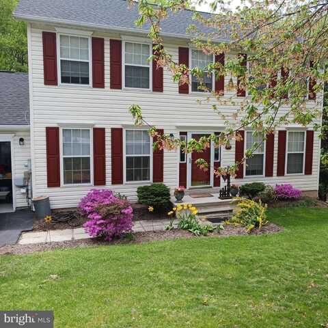 86 COLLINS CIRCLE, HANOVER, PA 17331