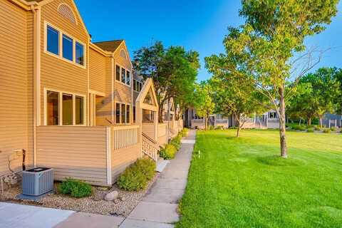 W Wayzata Blvd, Long Lake, MN 55356