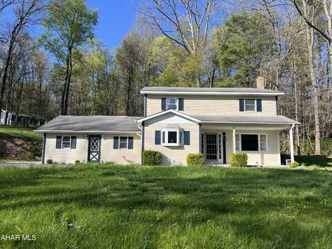 2742 Pennington Road, Tyrone, PA 16686