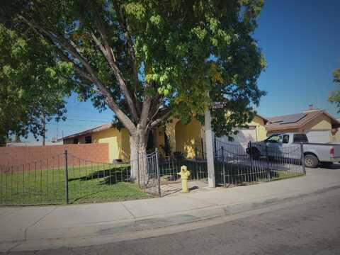 44801 Logue Avenue, Lancaster, CA 93535