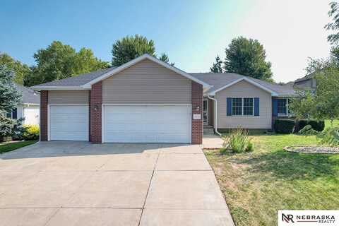 6900 Glass Ridge Drive, Lincoln, NE 68526