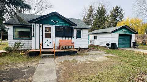 74 4th Street, Eastlake, MI 49626