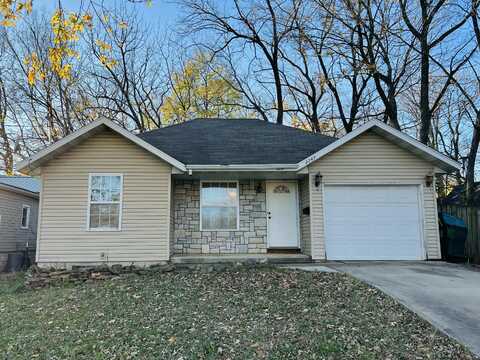 2247 N Lyon Avenue, Springfield, MO 65803