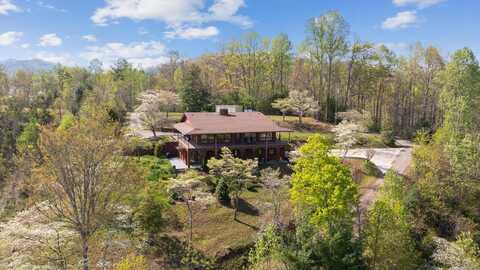 380 Ledford Drive, Franklin, NC 28734