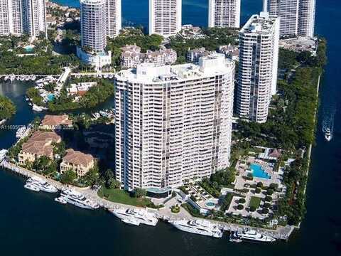 7000 Island Blvd, Aventura, FL 33160