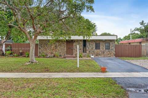 6902 NW 78th St, Tamarac, FL 33321