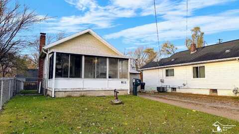 811 Young, Ypsilanti, MI 48198