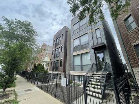 2848 N DAMEN Avenue, Chicago, IL 60618