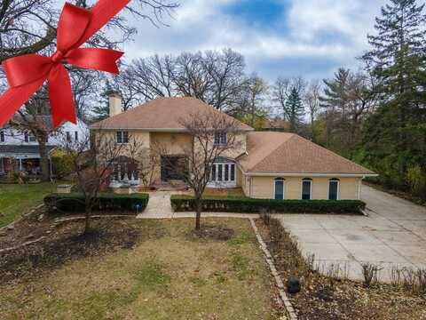 16w665 Hillside Lane, Willowbrook, IL 60527