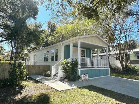 1413 Flora Lee Drive, Leesburg, FL 34748