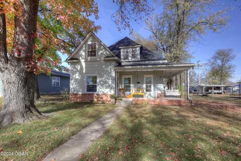 1325 W Austin Street, Webb City, MO 64870