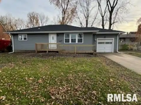 189 E GREENWOOD Avenue, Jacksonville, IL 62650