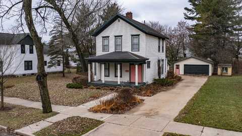 512 JEFFERSON Street, WAUPACA, WI 54981