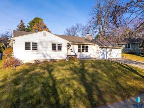 2604 W Oak St, Sioux Falls, SD 57105