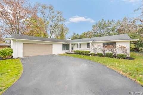 6850 WHITE PINE Drive, Bloomfield Hills, MI 48301