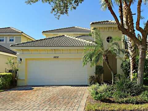 5832 SE Crooked Oak Avenue, Hobe Sound, FL 33455