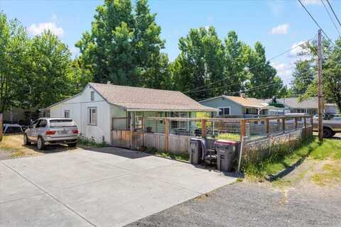 325 Berrydale Avenue, Medford, OR 97501