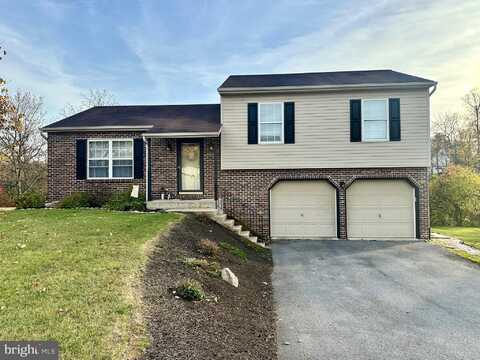 19 WINCHESTER CIRCLE, LEBANON, PA 17046