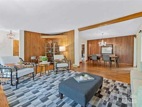 29 Robinhood Road, Asheville, NC 28804