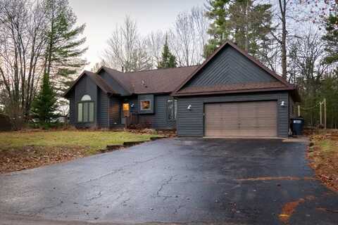 1027 MAPLE ST E, Eagle River, WI 54521