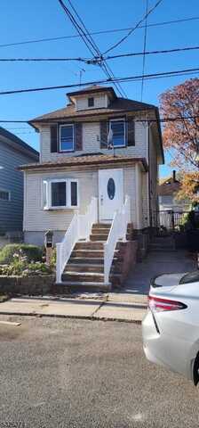 215 Elm Ct, Elizabeth, NJ 07208