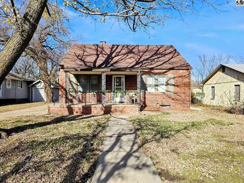 914 E 8th St, Newton, KS 67114