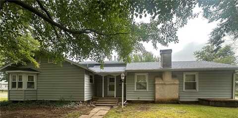 207 N Elm Street, Coffeyville, KS 67337