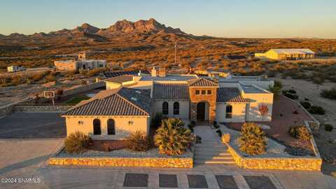 2299 Guamis Road, Las Cruces, NM 88012