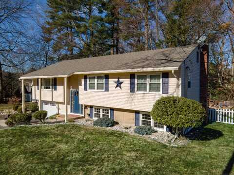 81 Oakwood Street, Enfield, CT 06082