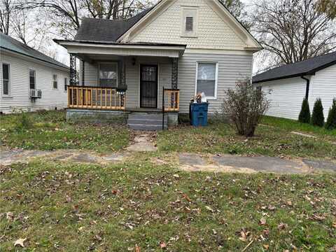 122 W Parker Avenue, Chaffee, MO 63740