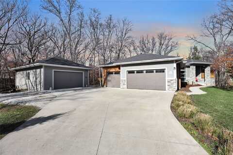 4 Ridgecrest Lane, Dallas Center, IA 50063