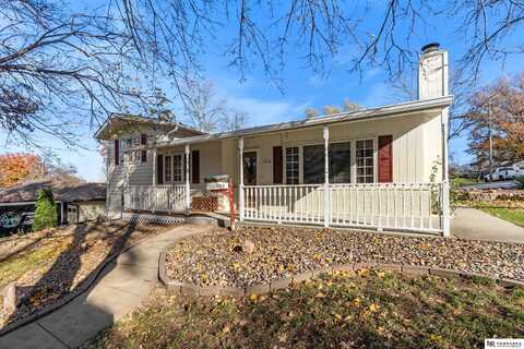 7703 Sunset Drive, Ralston, NE 68127