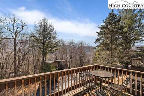 26 Pinetop Circle, Banner Elk, NC 28604